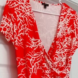 Ladies blouse size medium. Criss Cross front knit top. Short sleeve Talbot .